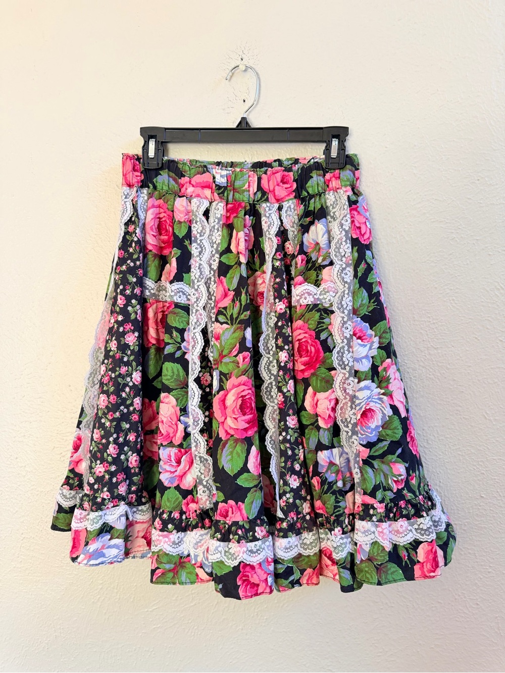Cottage core black red rose white lace knee length skirt